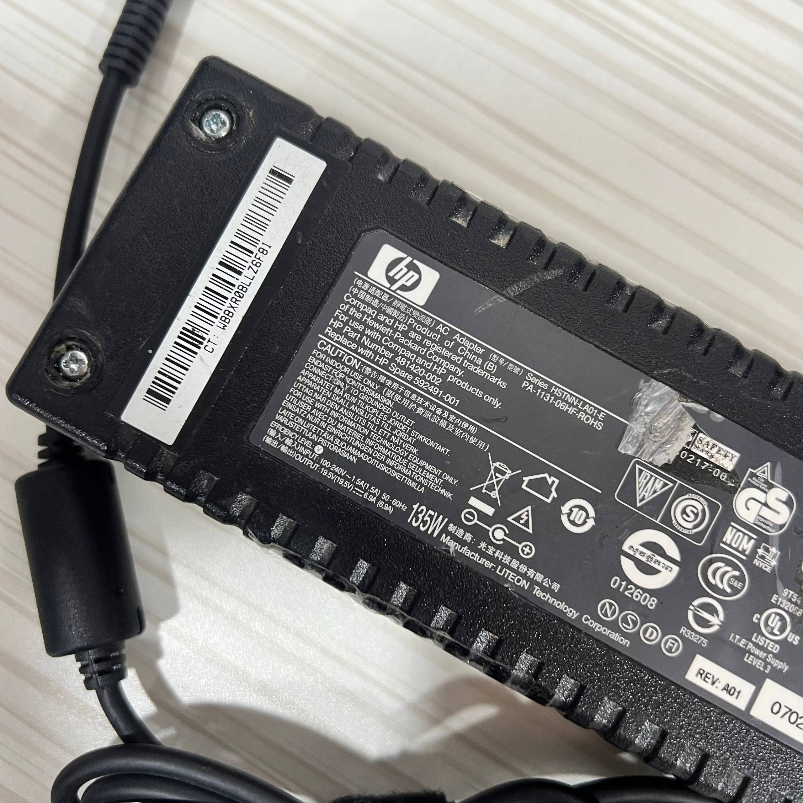 HP fiche bleu 19.5V/6.9A 135W Adapter